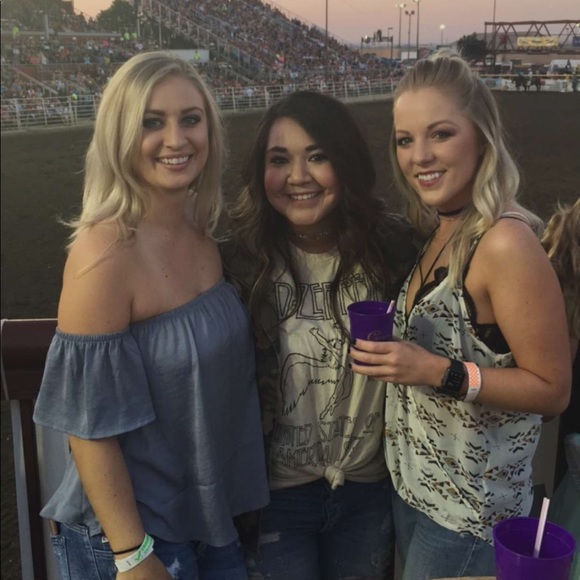 Meet your Posher, Kali - Picture 3 of 3